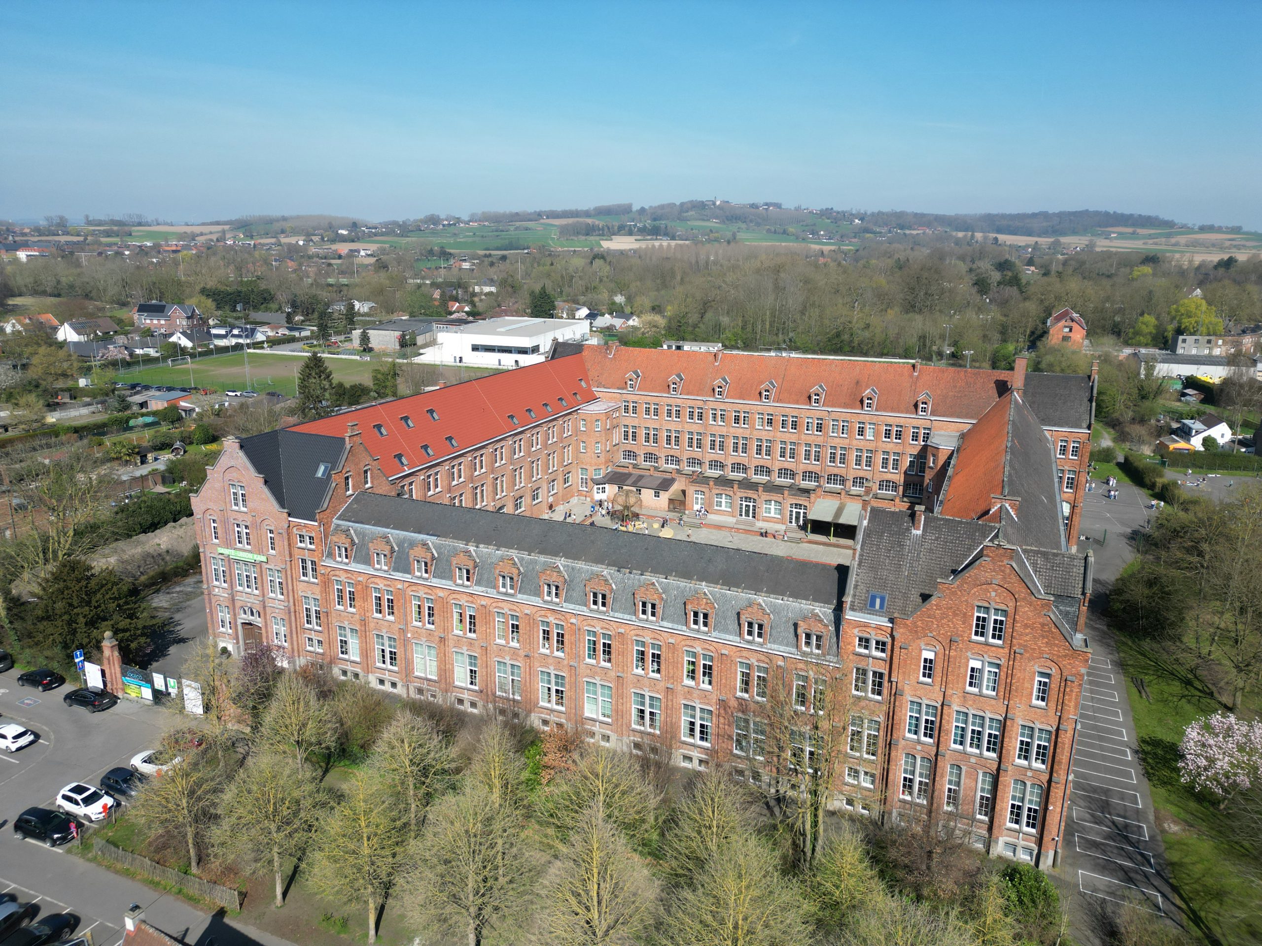 Enfants heureux à l'école